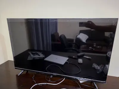 43" LED UV brand 4k resolution