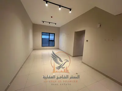 غرفتين تاني ساكن في برج جديد وفخم في موقع مميز علي شارع خليفه مع باركن وبلكونه وغرفه ماستر وخزائن حائط وجيم