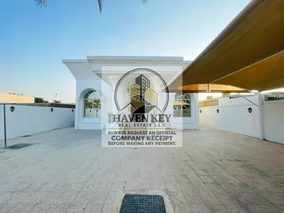 Stunning 4BR Villa with Spacious Living Area Beautiful 4 Bedroom Villa in a Prime Community Exclusi