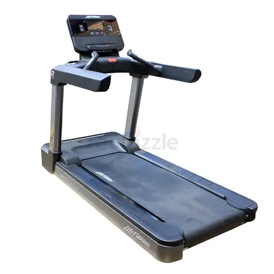 Life Fitness Integrity Series DX Console Treadmill
