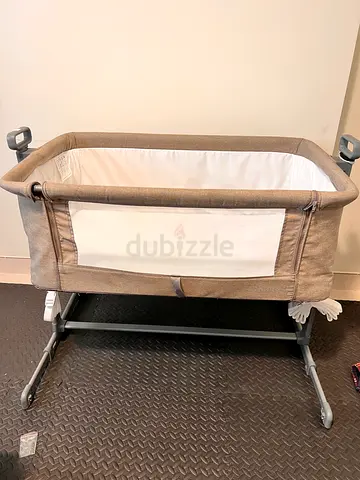 Baby bedside sleeper / bassinet