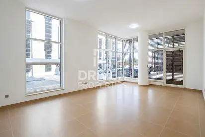 Prime Location | Ready to Move In | Community View