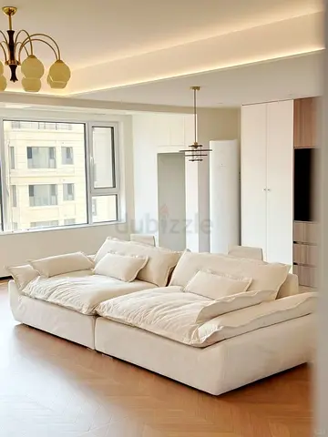 Large Cream Modular Sofa — Comfortable Low-Profile 3-Seater (Like New)
