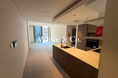 Corner Unit|1 Bedroom|2 Bathrooms|Balcony