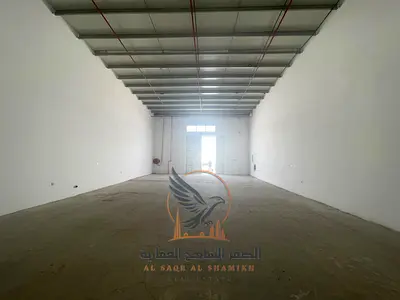 مستودع للإيجار بالجرف الصناعية 1 عجمان 2000 قدم نظام حريق حديث مناسب لي جميع الانشطة