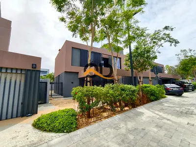 Hot offer | Spacious 5BR signature villa | Private pool & Elevator | Luxurious amenities | Gym and
