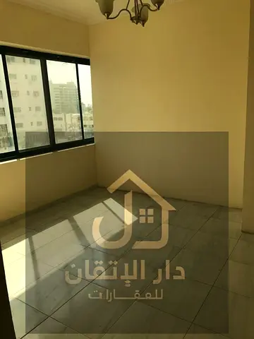 فرصة ذهبية للإيجار |غرفه وصاله منطقه المريجه موقع استراتيجي ممتاز قريب من جميع الخدمات والمواصلات. المميزات: - موقف سيارات مجاني - التكييف على الما