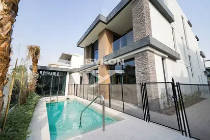Type B | Single Row | Private Pool | Park Backing