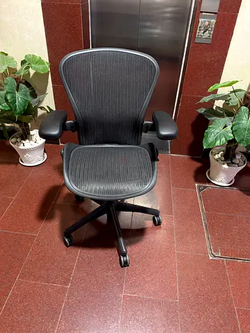Herman Miller Aeron chair for fully loaded chair available for selling