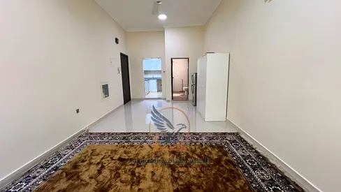 استديو تاني ساكن بمطبخ منفصل علي مخرج دبي مع تسهيلات بالدفع علي 6 شيكات موقع مثالي قريب لكل الخدمات والاسواق
