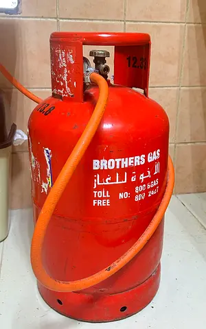 Gas cylinder with stove