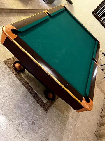 Knight Shot 9ft Pool Table with Cue Rack