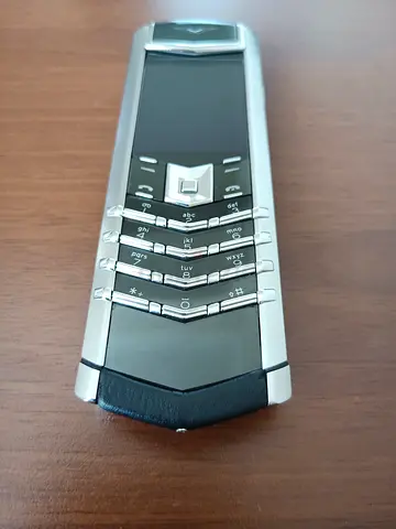 Vertu Signature S UK made phone