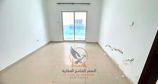 شقة غرفتين وصالة للإيجار السنوي في سيتي تاور عجمان – شارع خليفة | موقف خاص