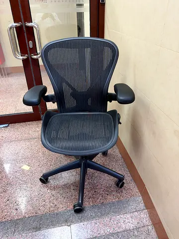 For selling Herman miller Areon chair size B and C available