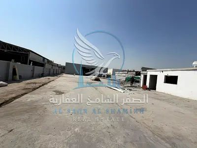 ارض صناعية مجهزة بمستودع ومكاتب مناسب للمصانع والتخزين | 50 ك وات