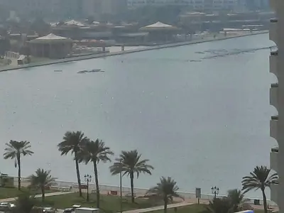 غرفة وصالة للإيجار السنوي في المجاز 1 - الشارقة | تكييف مجانى | حمام | اطلاله بحريه | خزائن بالحائط | امكانية باركن | دفعات مرنه
