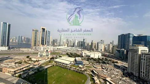 غرفتين وصالة فخمة بالممزر مع إطلالات بانورامية وتشطيب سوبر ألترا لوكس وبلكونة وباركينج وجيم ومسبح ومنطقة ألعاب للأطفال