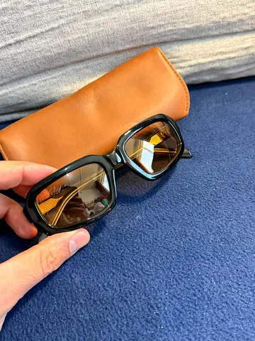 Akila sunglass like new