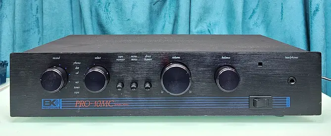 B&K Pro 10 MC Stereo Pre Amplifier