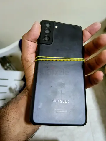 Used Samsung smartphone with triple camera - display need to change Galaxy S21+5G