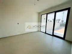 End Unit | Spaciuos Townhouse | Road Facing