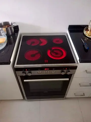 Siemens Electric Cooker 4 Burner 60 Cm