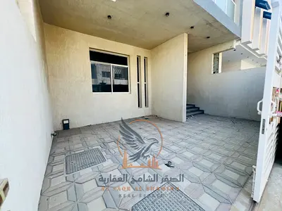فيلا فاخرة في الزاهية ثاني ساكن على طابقين 3 غرف و4 حمامات صالتين ومجلس منفصل بلكونتين واستور وباركن داخلي وخارجي بمساحة واسعة