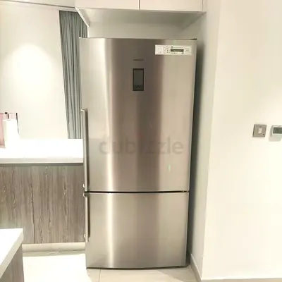 Siemens iq700 Bottom freezer style fridge Exellent Condition