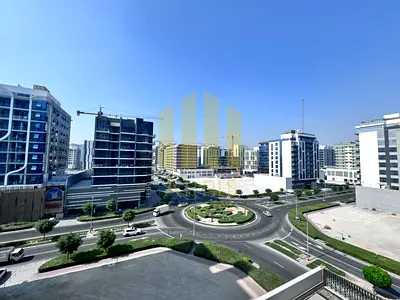 Spacious Studio | Near WTC Metro | JGC