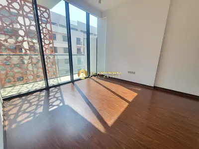 Bright Apartment | Near Entrance Exit | Near To Park