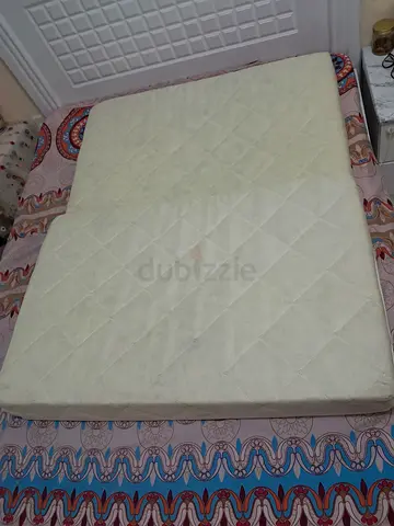 Quilted Ultra-Thick Mattress Topper / Mattress Protector - White