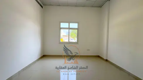 فرصة ذهبية استوديو جديد أول ساكن بمساحة ممتازة ومطبخ منفصل وتكييف مركزي في موقع استراتيجي وجاهز تماما ليوفر لك حياة سكنية مريحة ومستقرة