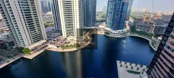 Beautiful Apartment / Full Lake View/ Vacant