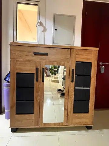 17 Pair Shoe Cabinet