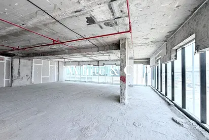 GRADE A BUILDING | VACANT | NEXT TO METRO