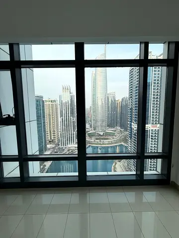 NO COMMISSION Renovated Spacious 2-Bedroom Apartment | Stunning Views | Pool & Gym | Great Price