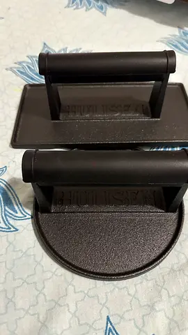 Brand New Hulisen Cast Iron Burger and Steak Press For sale