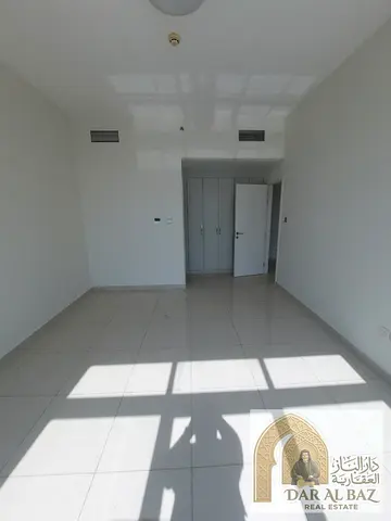 3-Bedroom Apartment with Living Room for Annual Rent - Al Khan Located near Al Qasba Canal and Al Khan Corniche Easy access to Dubai 3 Bathrooms Laun