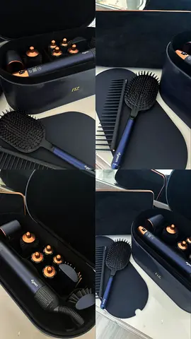 Dyson air wrap complete full Hair styling set with heated rollers, brush and case - gently used