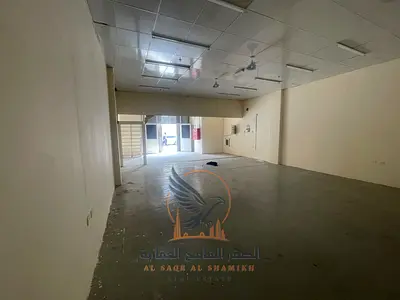 مستودع للإيجار الصناعية 1 عجمان 2000 قدم ميزانين ومكتب فاير سيستم حديث