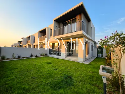 BRAND NEW | SINGLE ROW | MIDDLE CORNER TOWNHOUSE