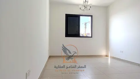 فرصة لا تعوض شقة متميزة للإيجار السنوي بحمامين وباركن خاص وشهر مجاني بموقع استراتيجي وحيوي وجاهزة تماما للسكن الفوري المريح للعائلات