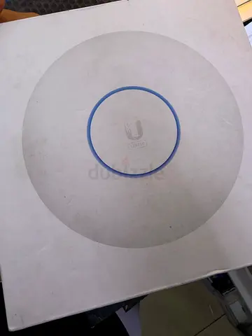 Ubiquiti UniFi Ceiling Access Point Model UAP New Clearence price