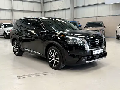2,456pm Zero Down Available 2024 Nissan Pathfinder SL GCC Specs - Mint Condition