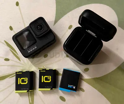 Gopro hero 9 black with 3 batteries