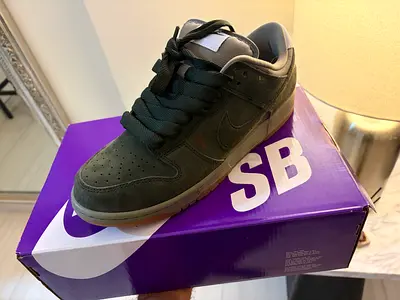 Nike SB Dunk Low Pro B Sequoia - brand new (negotiable)