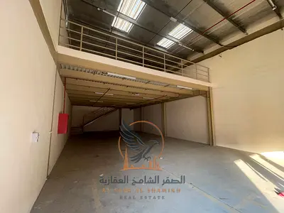 مستودع بميزانين على شارع رئيسي بالجرف 2