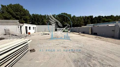 حوطه مع مستودع بموقع مميز | رئيسي | دفاع مدني | 3فاز | مناسب للانشطه المختلفه | باركنات | صرف | مكاتب للاعمال | سكن عمال | تسهيلات دفعات | 20000قدم |