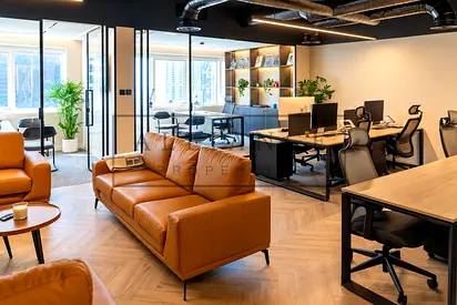 2 partitions | Pantry | Workstation | Furnished